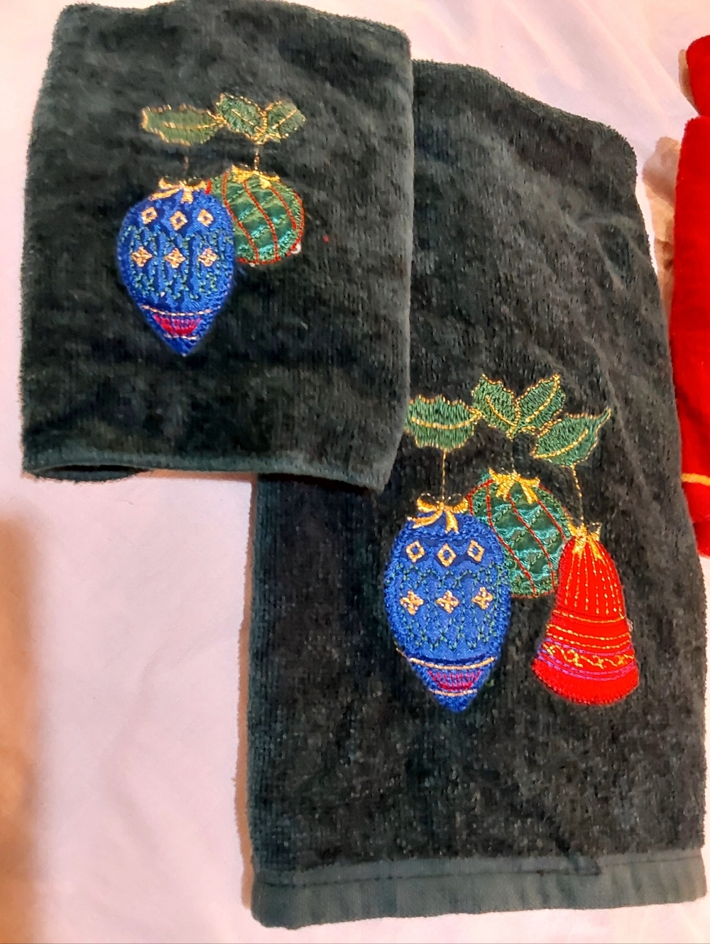 Vtg Holiday Embroidered Dark Green Hand Towels with Blue and Red Ornaments